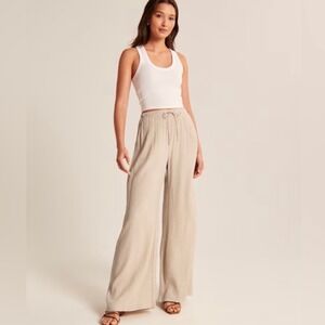 Abercrombie and Fitch Crinkle‎ Wide Leg pants Size Medium